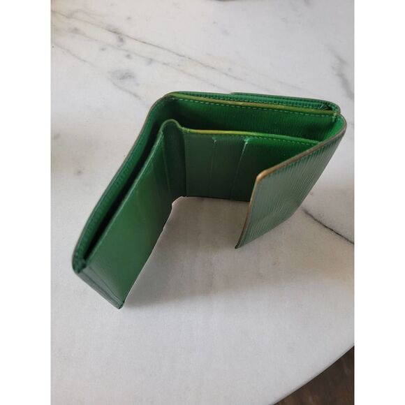 Aithentic Louis Vuitton Green  Epi Bifold wallet, SP1001 - Picture 5 of 5